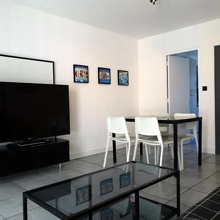 La Poterie - Appartement Avec Balcon Et Parking Prive Quimper Exterior foto